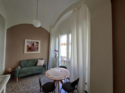 L'alcova b&b, a due passi dal centro, Генуя