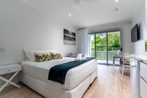 Trinity Collective  in Trinity Beach