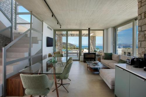 Villa Thymari, a unique seafront villa in กลางเมืองไซโรปิกาโด