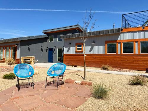 Timber & Tin E 2Bed 2Bath w Pool & Rooftop Deck, Kanab (foto 2)