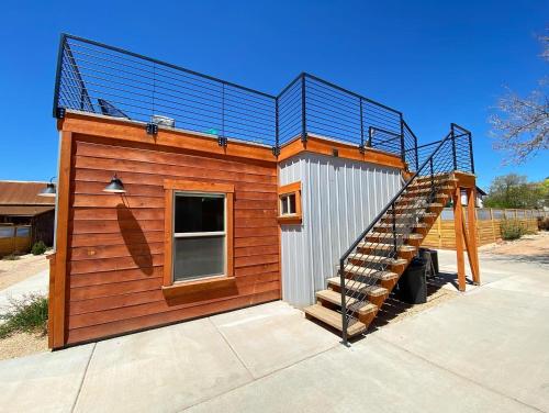 Timber & Tin G 2Bed 2Bath w Pool & Rooftop Deck - image 11