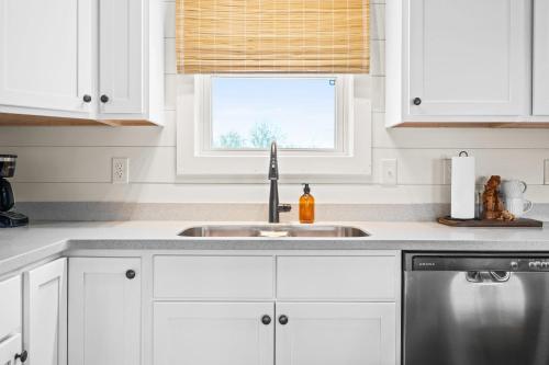 The Lodges at Eden Reserve - New Cabins Near Ark in Williamstown, USA
