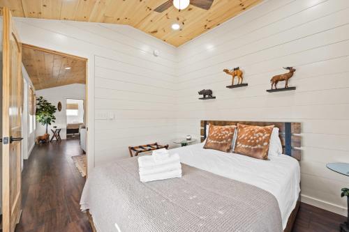 The Lodges at Eden Reserve - New Cabins Near Ark in Williamstown, USA