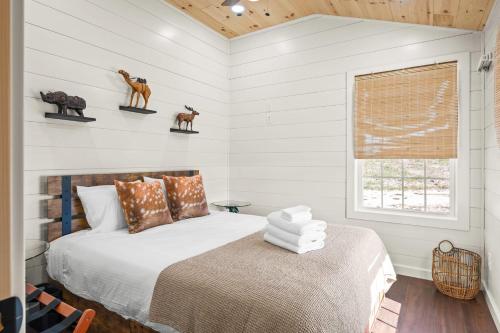 The Lodges at Eden Reserve - New Cabins Near Ark in Williamstown, USA
