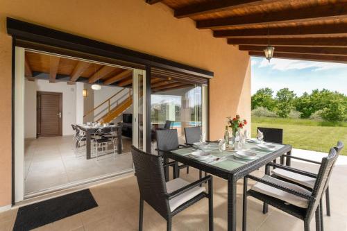 Three-Bedroom Villa image 1