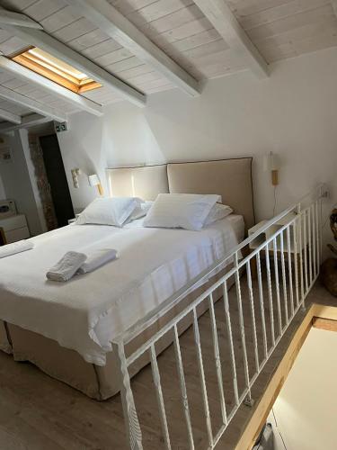 1 king bed, 2 twin beds