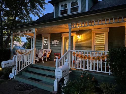 Second Street Cottages