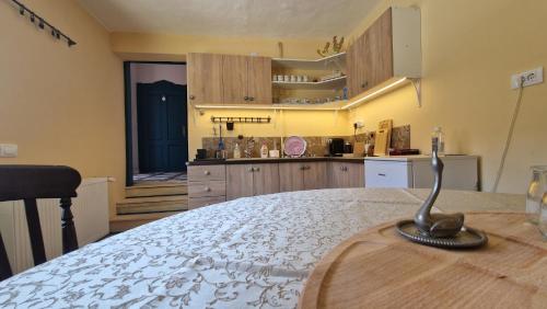 Konyha, Rose Gardens in Vinogradarski kraj