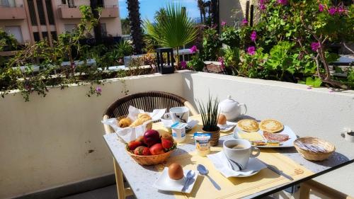 Anglade Hotel - image 8