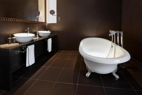 Suite image 8