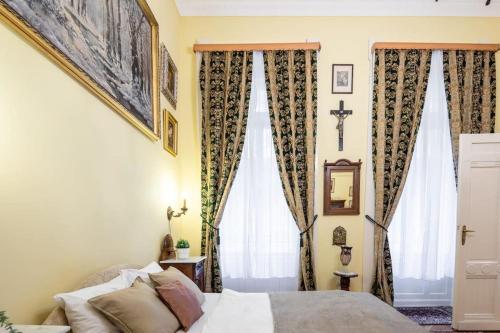 Lovely Central Apartment 5