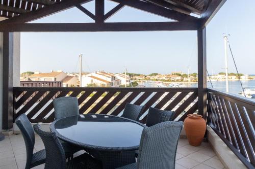 Très bel appartement 4 pièces en duplex face Marinas (Tres bel appartement 4 pieces en duplex face Marinas) in แซง ซีพริออง