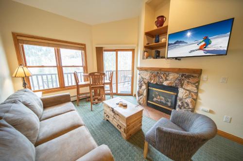 Hidden River Lodge 5979 by SummitCove Lodging
