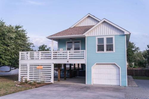 Somewhere On A Beach - Dog Friendly • Private Pool • Hot Tub • Fire Pit • Game Room • Horseshoe Pits • Walk to beach, Sound, arcade and go carts!