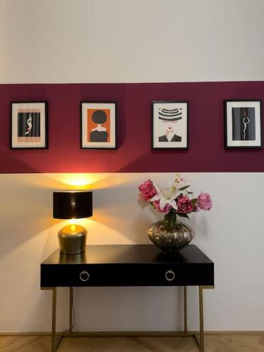 Stylish Apt for 4 near MuseumsQuartier Metro U2 & U3 - image 14