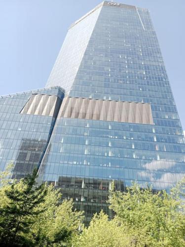 209 Warsaw Center Tamars