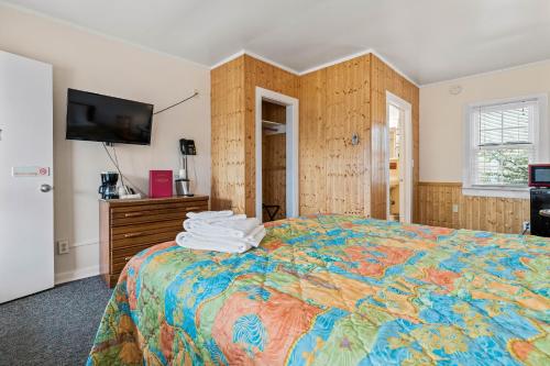 Double Room -Street View - No Pets Allowed image 2