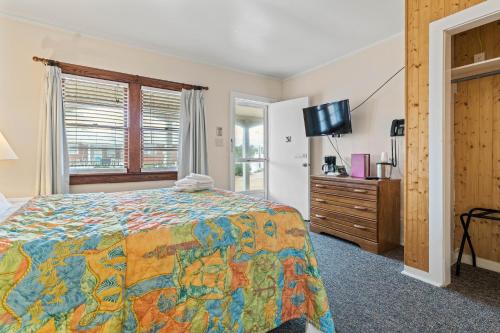Double Room -Street View - No Pets Allowed image 3