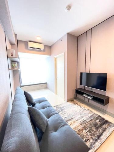 Anderson 2BR above pakuwon mall center high floor near Food Junction