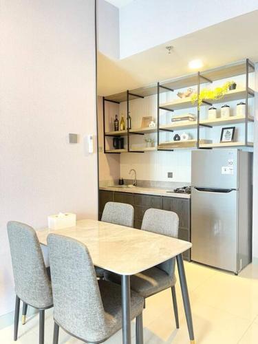 Anderson 2BR above pakuwon mall center high floor near Food Junction