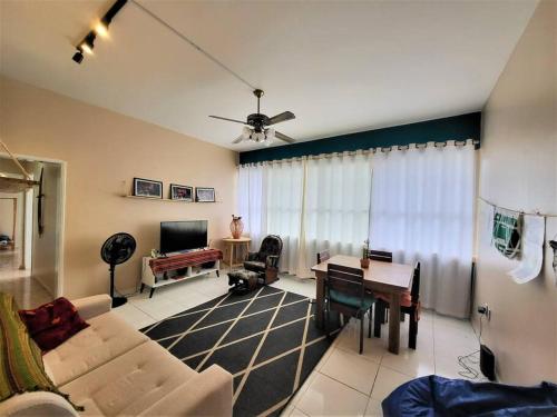 Apartamento amplo com vista para o Teatro Amazonas