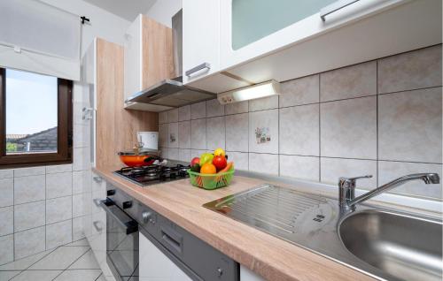 Gorgeous Apartment In Pula With Kitchen