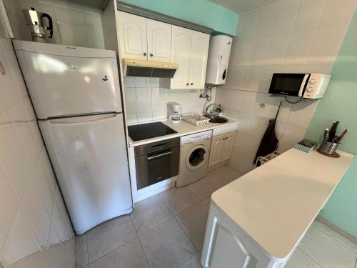 One-Bedroom Apartment with Pool View image 8