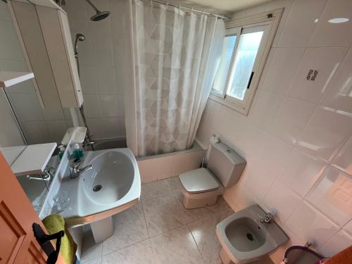 One-Bedroom Apartment with Pool View image 6