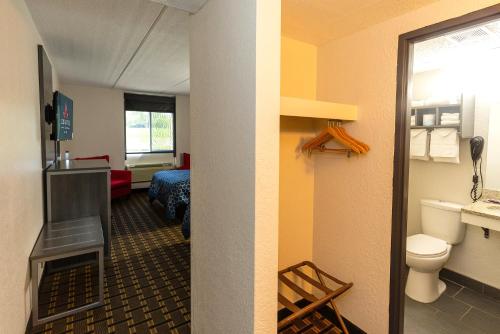 Coratel Inn & Suites Mankato - image 2