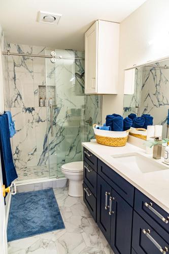 Lakeside Serenity! Your Tranquil Retreat in Lago Vista, USA