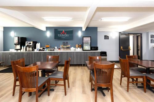 Étterem, Coratel Inn & Suites - Mankato in Mankato