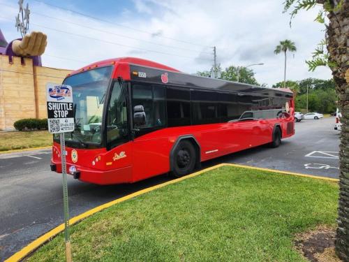 Cozy hotel with Super location near Disney - image 2