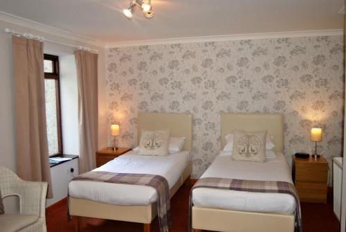 Kingswood Hotel Room Type - Twin Room - Ground Floor Kingswood Hotel Room Type - Twin Room - Ground Floor