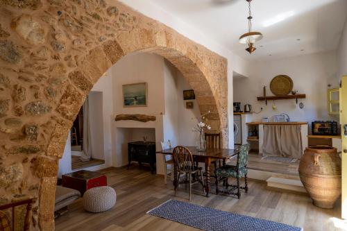 The Old Cretan Cottage - Location, gîte - Palekastro