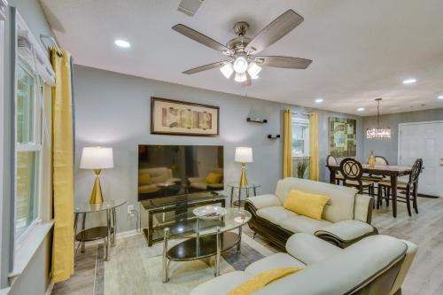 Athens Home with Deck - Near Sanford Stadium! in Athens, USA