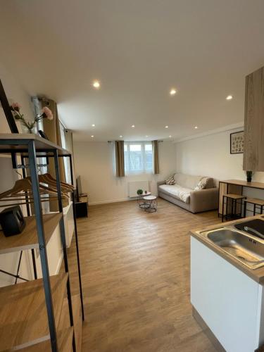 Massy Appart Hotel Room Type - Studio Apartment with King Bed