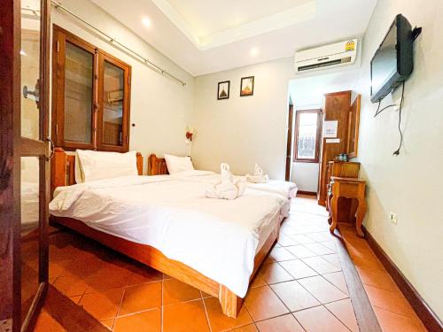 Superior Twin Room image 4