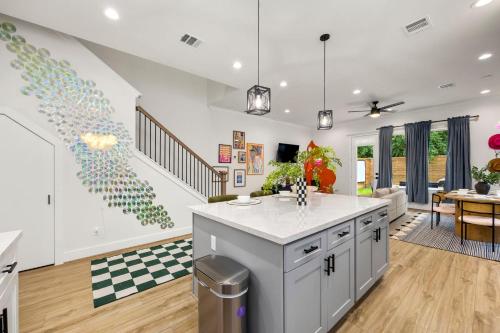 Central 4bd - Outdoor Movie - Ping Pong - BBQ in Houston, USA
