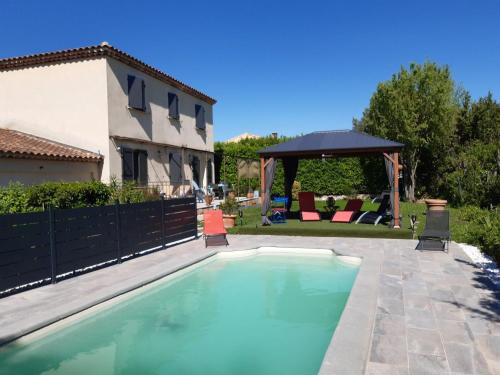 Nice villa with pool in Eyguieres Alpilles 6 people - Location, gîte - Eyguières