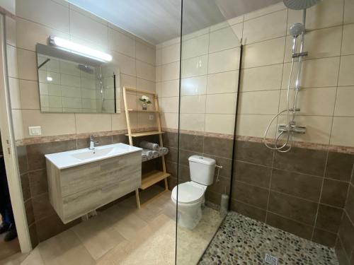 Fürdőszoba, Le virage pour un séjour rural (Le virage pour un sejour rural) in Melay