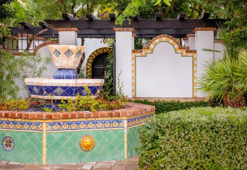 Andalusian Court - image 14