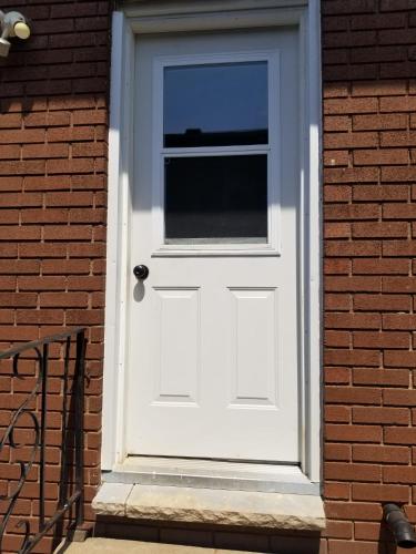 ทางเข้า, Newly Furnished Modern Apartment in เวลแลนด์ (ON)