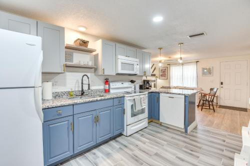 Pet-Friendly Palmetto Duplex about 2 Mi to Riverwalk! in Palmetto, USA