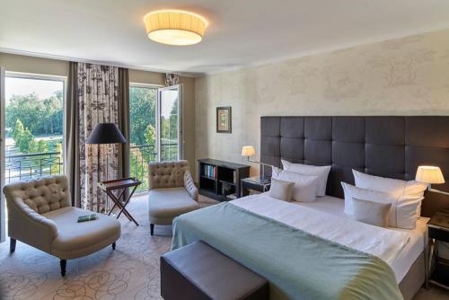 1 queen bed