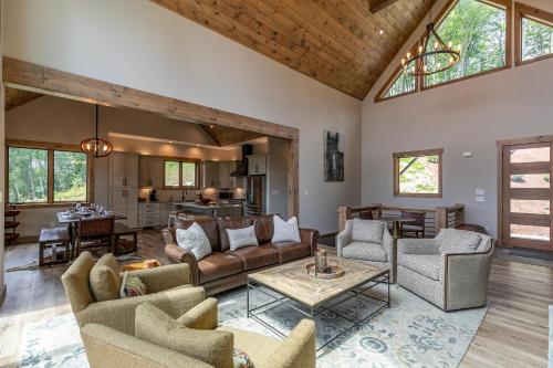 Livin Lodge at Eagles Nest in Banner Elk, USA