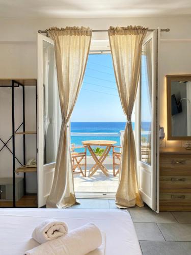 Agnadi Syros Beachfront Studios & Rooms Hotel de charme Khroúsa