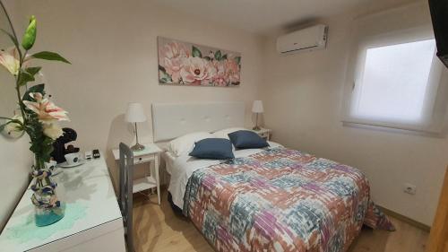 Bedroom with private bathroom in the city center, next to the subway, Porto