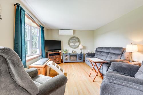 Quaint Massachusetts Home with Yard and Grill! in 伯纳德斯頓 (MA)