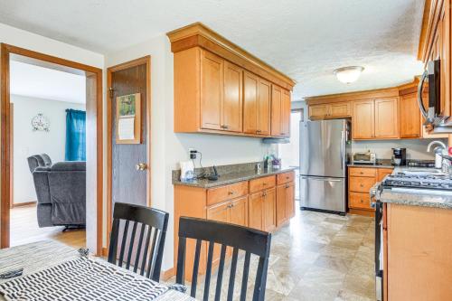 Quaint Massachusetts Home with Yard and Grill! in 伯纳德斯頓 (MA)