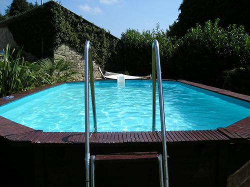 Swimming pool, Ty Job in Lescouet-Gouarec